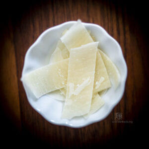 Parmesan zu Bärlauchpesto - Schindelbeck Photographie